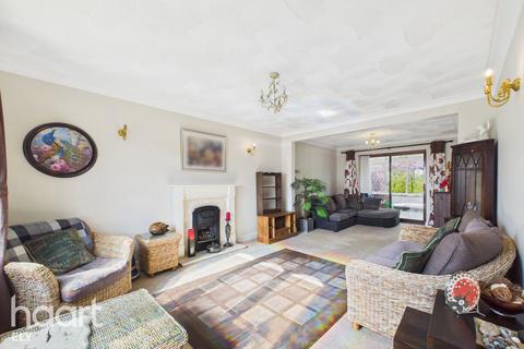 undefined, Elizabeth Court, Sutton
