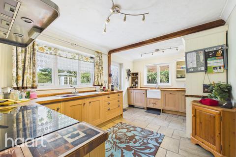 undefined, Elizabeth Court, Sutton