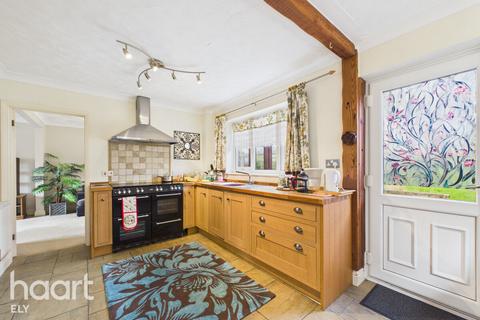 undefined, Elizabeth Court, Sutton