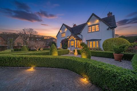 4 bedroom detached house for sale, Browns Lane, Knowle, B93
