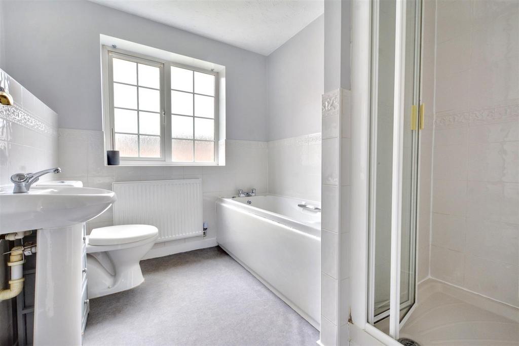 13. Bathroom.jpg