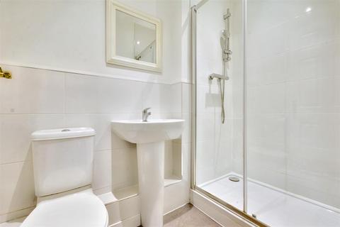 3 bedroom terraced house to rent, Edison Way, Arnold, Nottingham, NG5 7NE