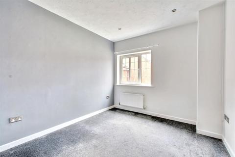 3 bedroom terraced house to rent, Edison Way, Arnold, Nottingham, NG5 7NE