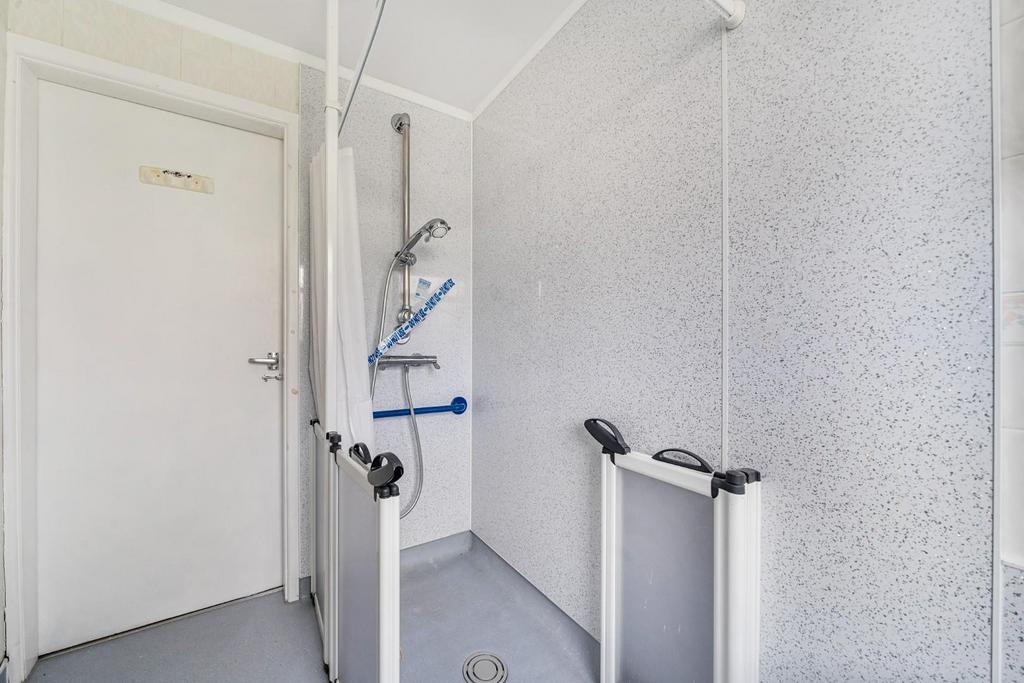Wet Room corner.jpg