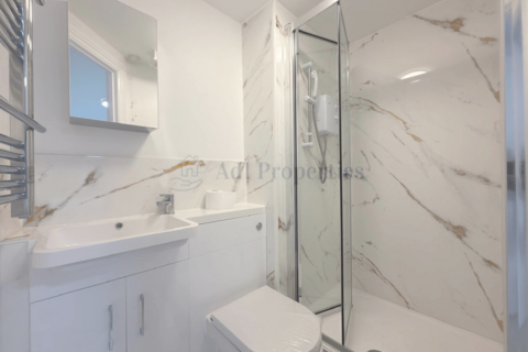 undefined, Lindsay Close, CR4