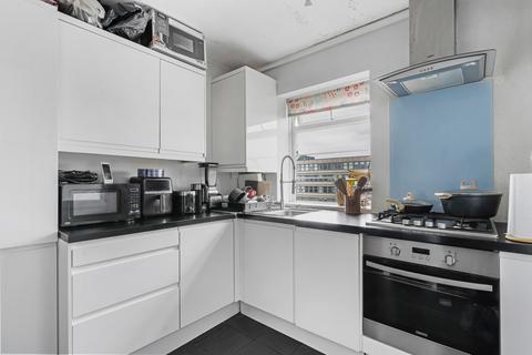 2 bedroom apartment for sale, Streatham High Road, London, SW16