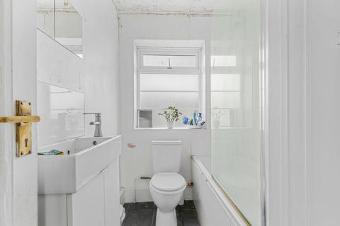 2 bedroom apartment for sale, Streatham High Road, London, SW16
