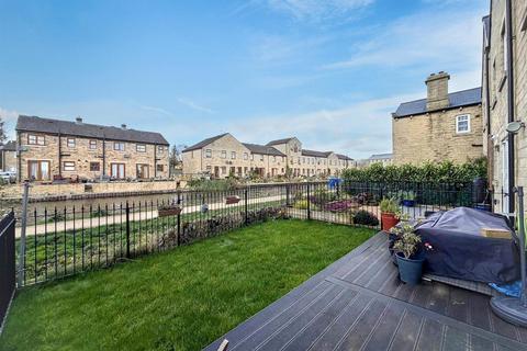 3 bedroom townhouse for sale, High Banks, Silsden