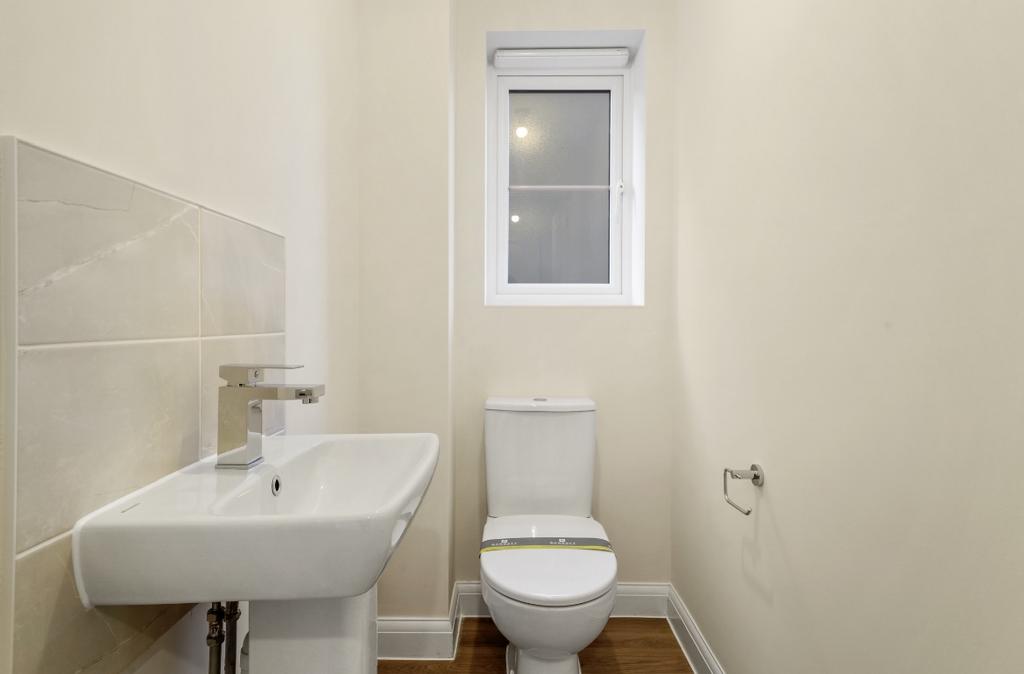 Cloakroom/wc