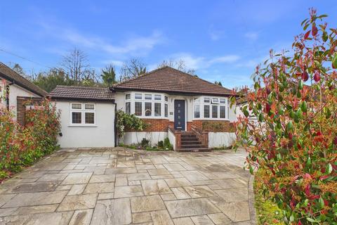 3 bedroom detached bungalow for sale - Chaldon Way, Coulsdon CR5