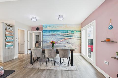 undefined, Chaldon Way, Coulsdon CR5