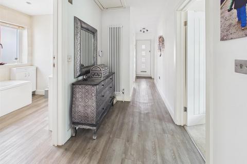 undefined, Chaldon Way, Coulsdon CR5