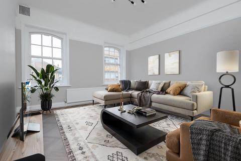 3 bedroom flat to rent, Richmond Hill, Bournemouth,