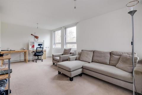 1 bedroom flat to rent, More Close, St Pauls Court, London, W14