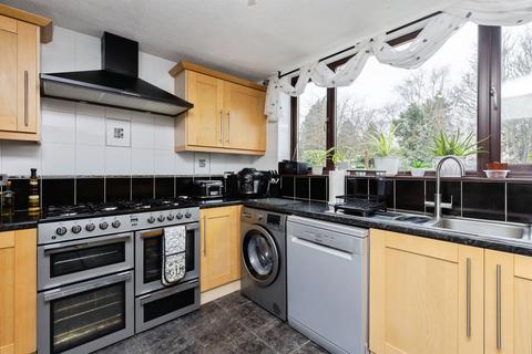 4 bedroom semi-detached house for sale, Mount Crescent, Wakefield