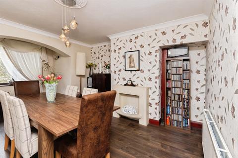 4 bedroom semi-detached house for sale, Mount Crescent, Wakefield