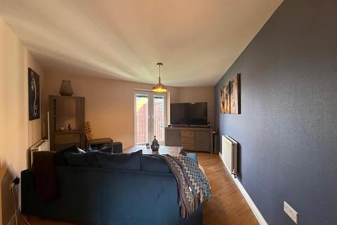 2 bedroom flat to rent, Wharf Lane, Solihull