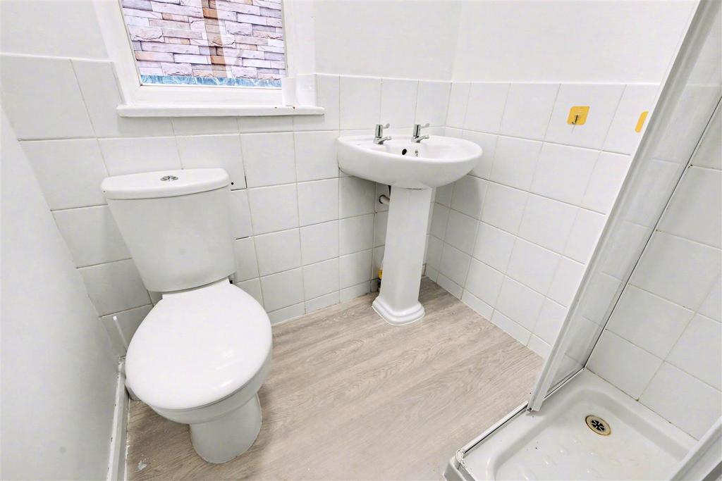 10. Shower Room 2.jpg