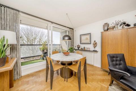 undefined, Howson Terrace, Richmond TW10