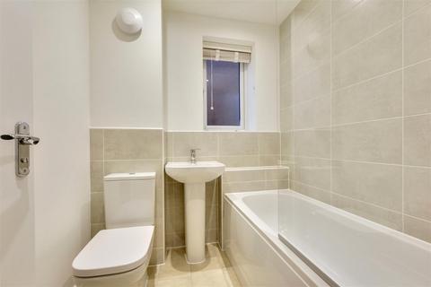 undefined, Goshawk Close, Calverton, Nottingham, NG14 6SP