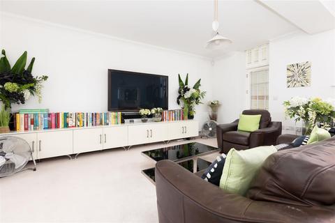 undefined, Fairfield Mews, Fairfield SG5 4BU