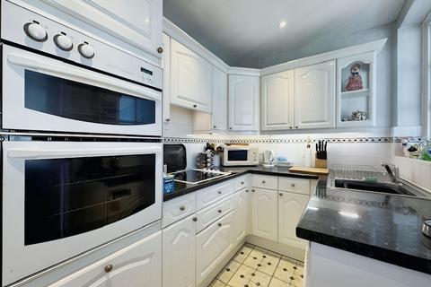 3 bedroom end of terrace house for sale, Arundel Gardens, Edgware, HA8
