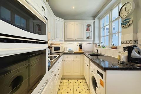 3 bedroom end of terrace house for sale, Arundel Gardens, Edgware, HA8