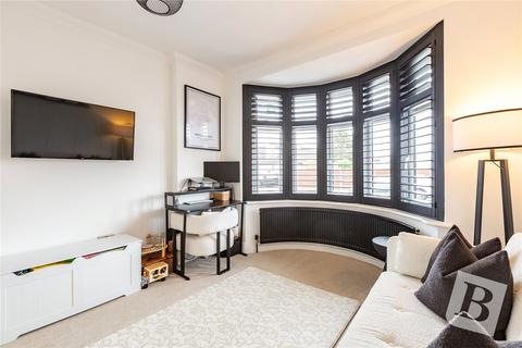 3 bedroom semi-detached house for sale, Howard Road, Upminster, RM14
