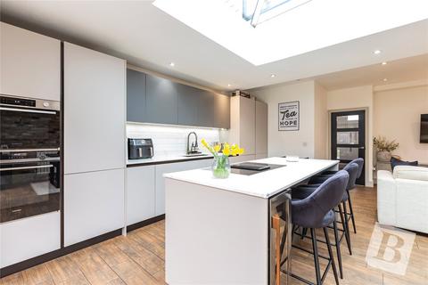 3 bedroom semi-detached house for sale, Howard Road, Upminster, RM14