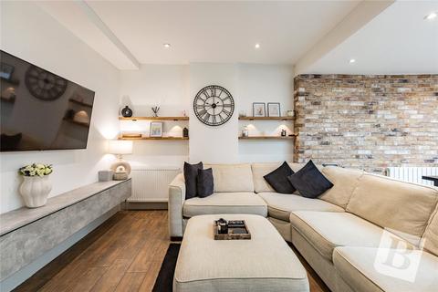 3 bedroom semi-detached house for sale, Howard Road, Upminster, RM14
