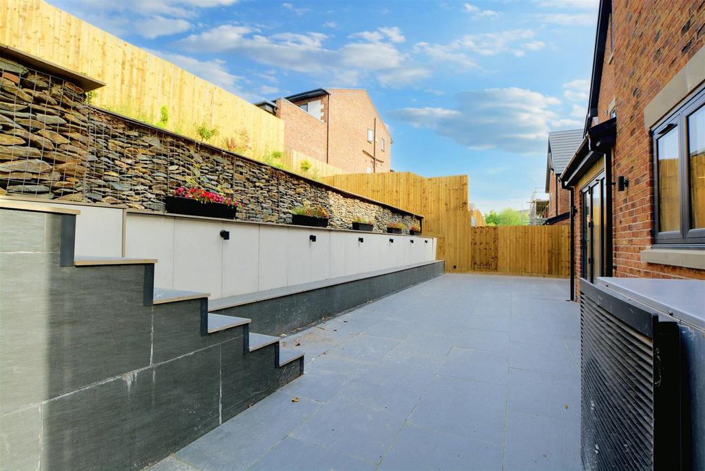 Patio 2.jpg
