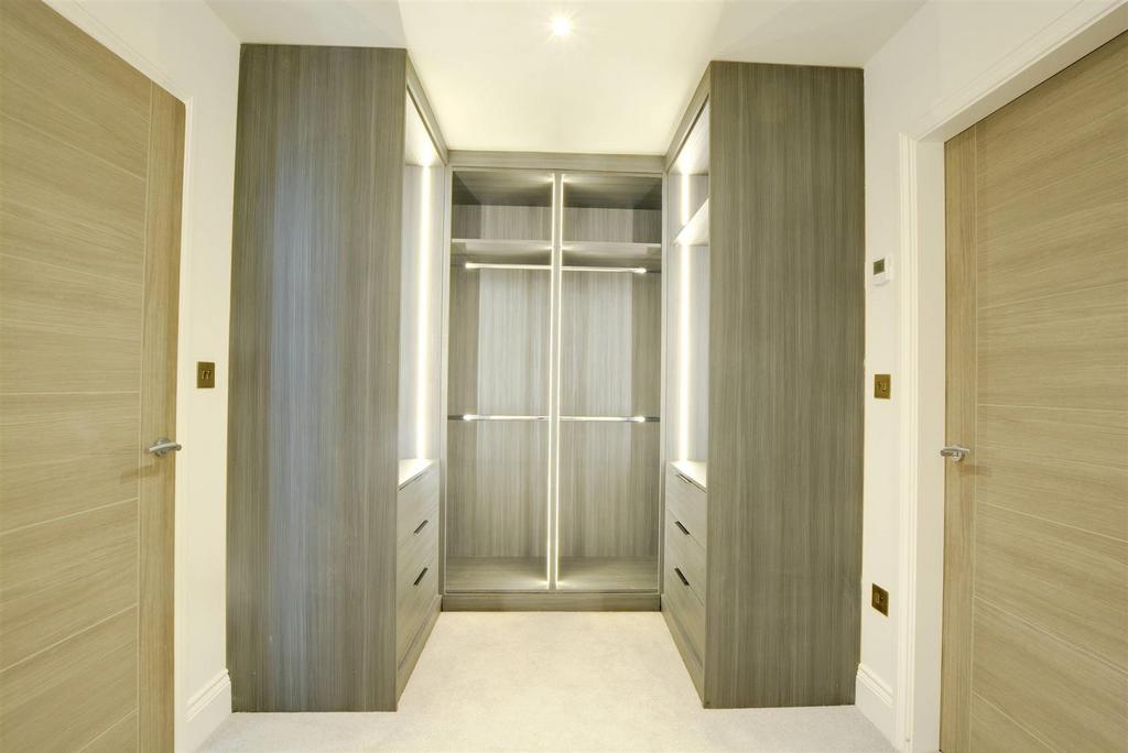 Dressing Room 2.jpg