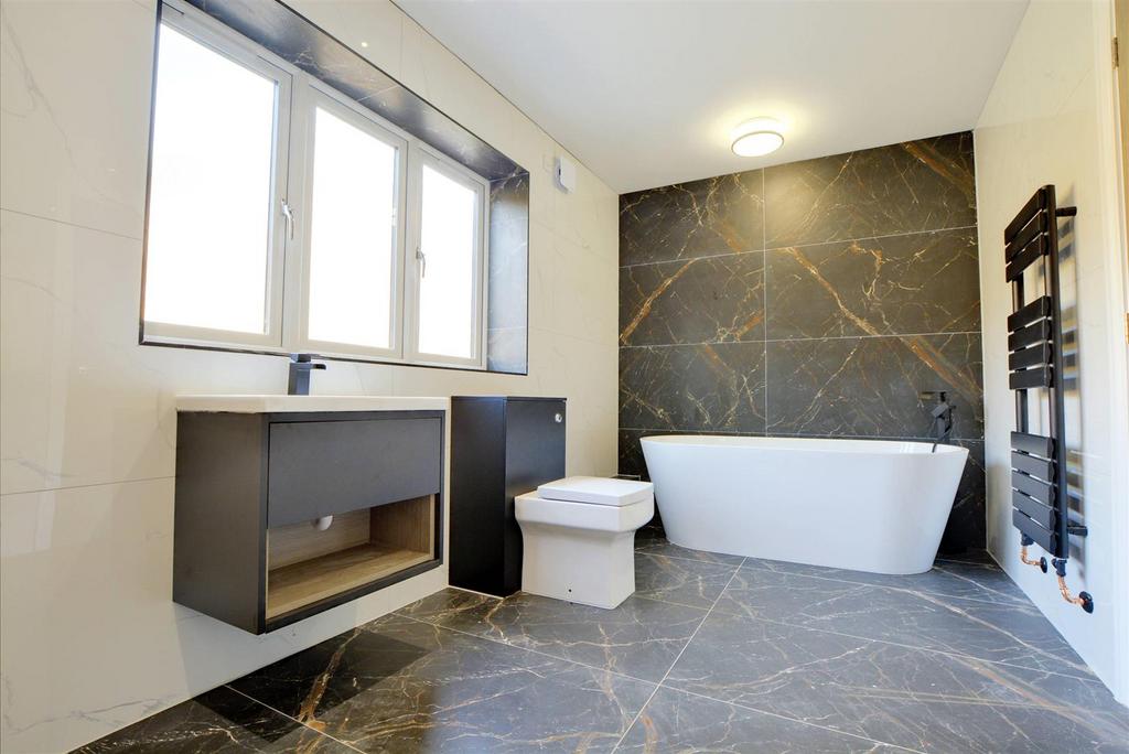 Ensuite 1.jpg