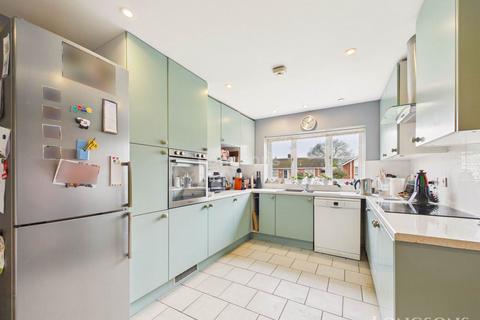 4 bedroom detached bungalow for sale, Hill View, Swaffham