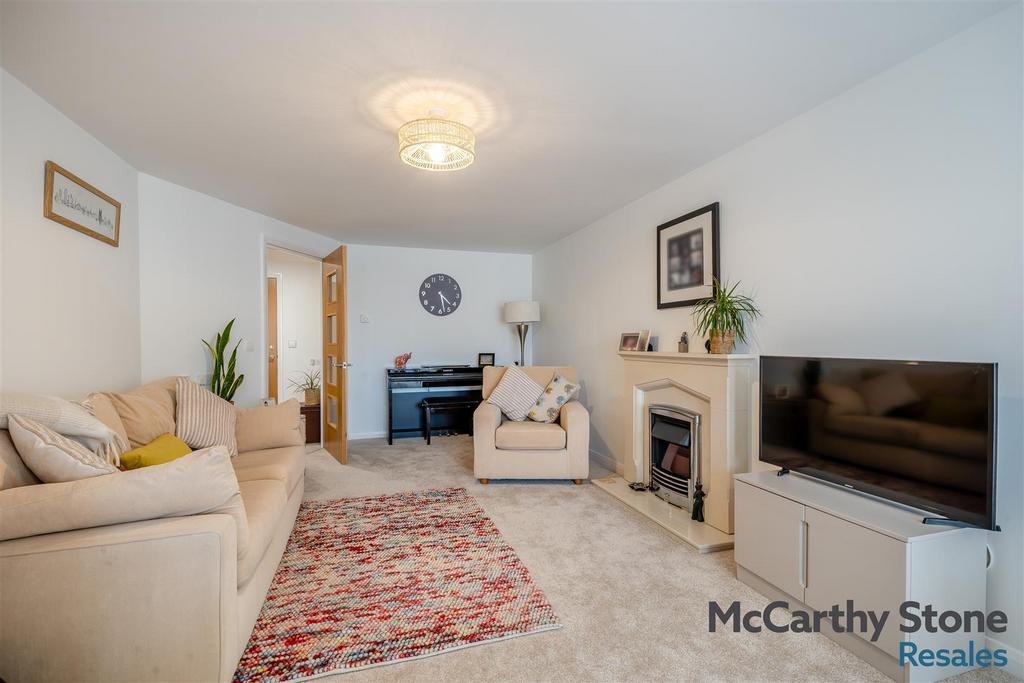 8680472-interior19.jpg