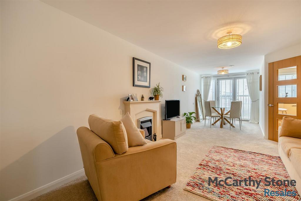 8680472-interior12.jpg
