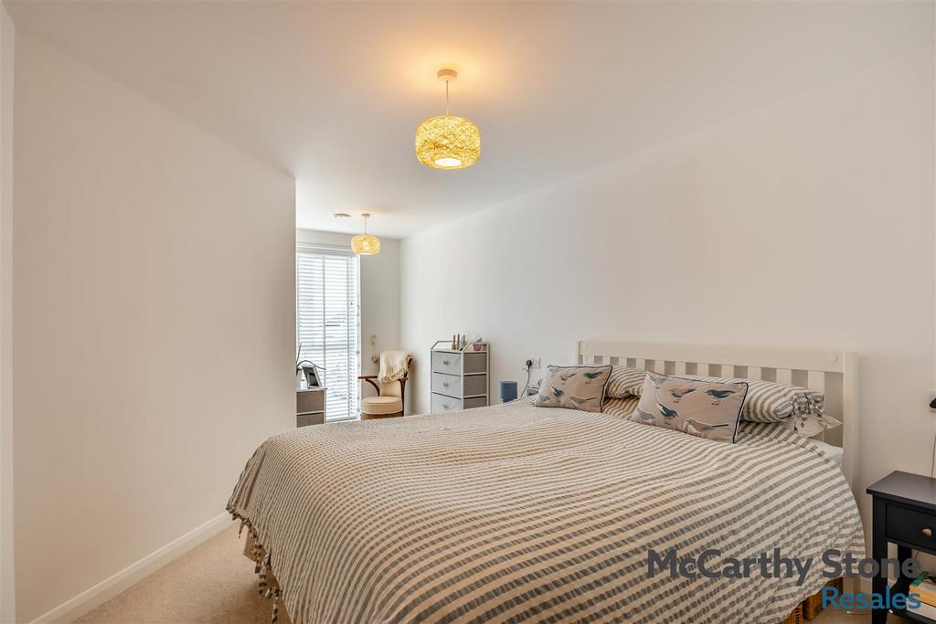 8680472-interior03.jpg