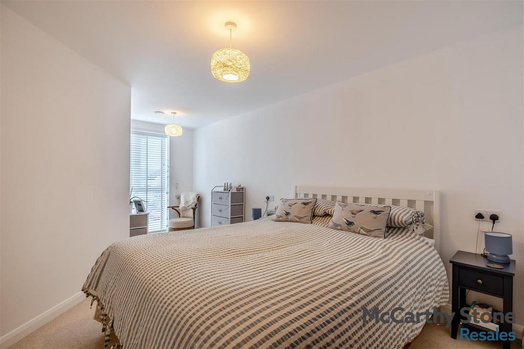 8680472-interior05.jpg