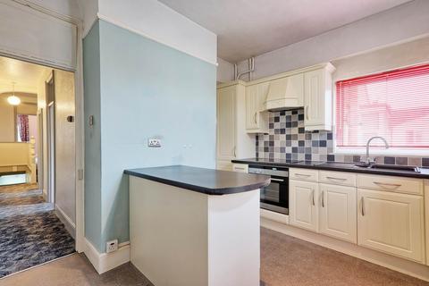 2 bedroom flat for sale, Cambridge Road, Southend On Sea
