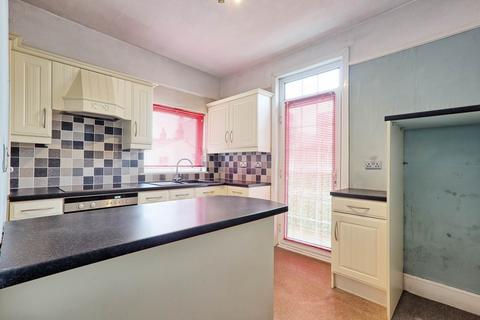 2 bedroom flat for sale, Cambridge Road, Southend On Sea