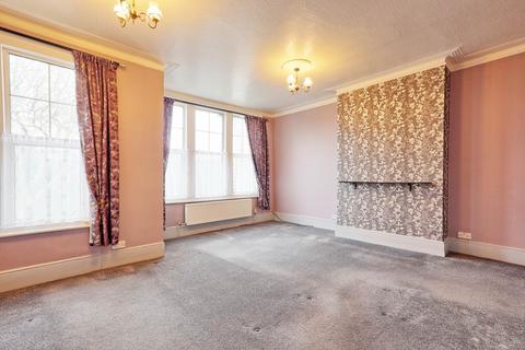 2 bedroom flat for sale, Cambridge Road, Southend On Sea