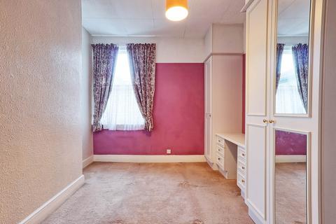 2 bedroom flat for sale, Cambridge Road, Southend On Sea