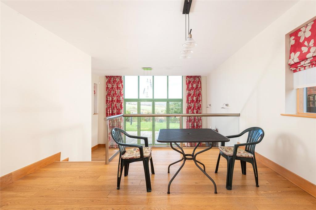 Kitchen/Breakfast Rm