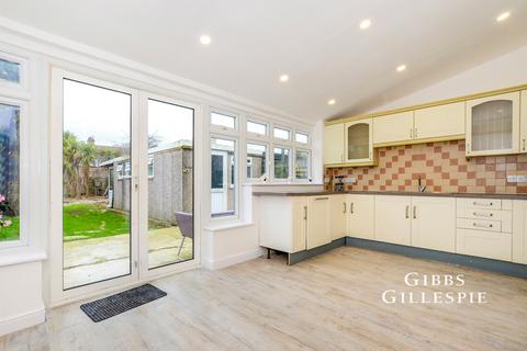 4 bedroom semi-detached house to rent, Bishop Ken Road, Harrow, HA3