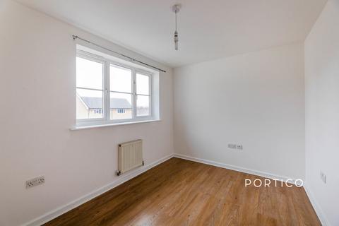 1 bedroom flat to rent, Clark Grove, Ilford, IG3