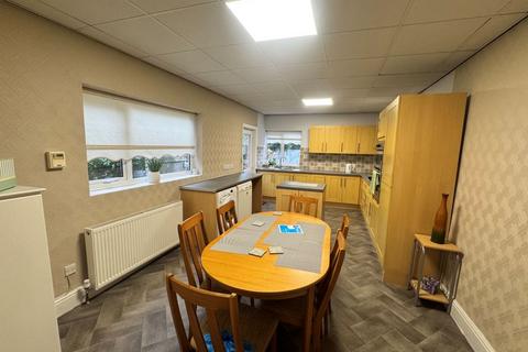 4 bedroom semi-detached house for sale, 5 Cambridge Drive, Crosby, Liverpool, Merseyside, L23 7UB