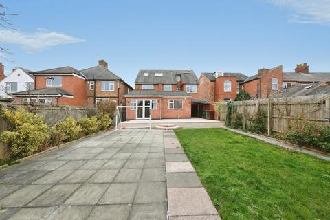 6 bedroom detached house for sale, Knightthorpe Road, Loughborough