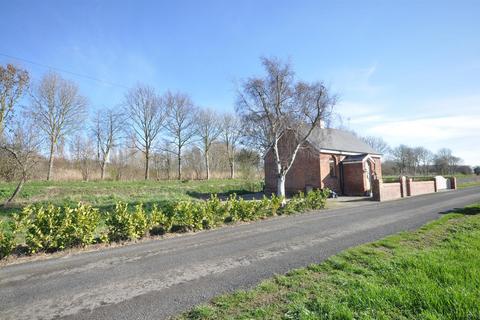 2 bedroom detached house for sale, Medge Hall, Doncaster, DN8