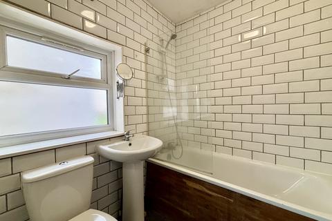 1 bedroom flat to rent, High Road Leytonstone, London, E11