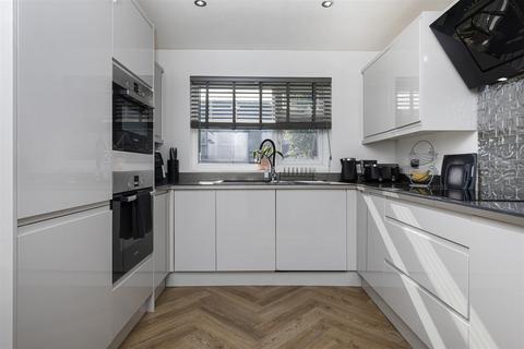 undefined, Belton Grove, Huddersfield HD3